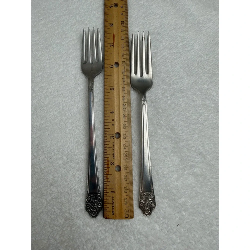 Vintage Rogers DeLuxe Plate Silver Plated Dinner & Grille Fork Precious Pattern